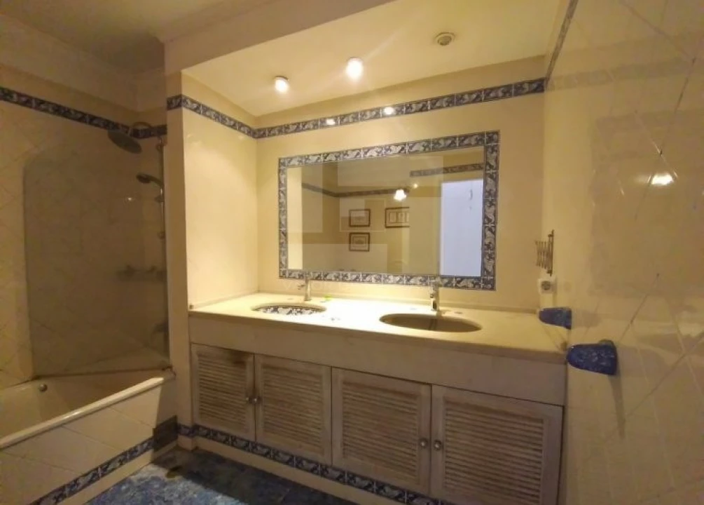 Moradia T5 para Venda em Rio de Mouro Foto 15