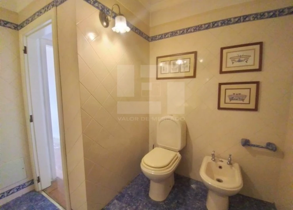 Moradia T5 para Venda em Rio de Mouro Foto 16