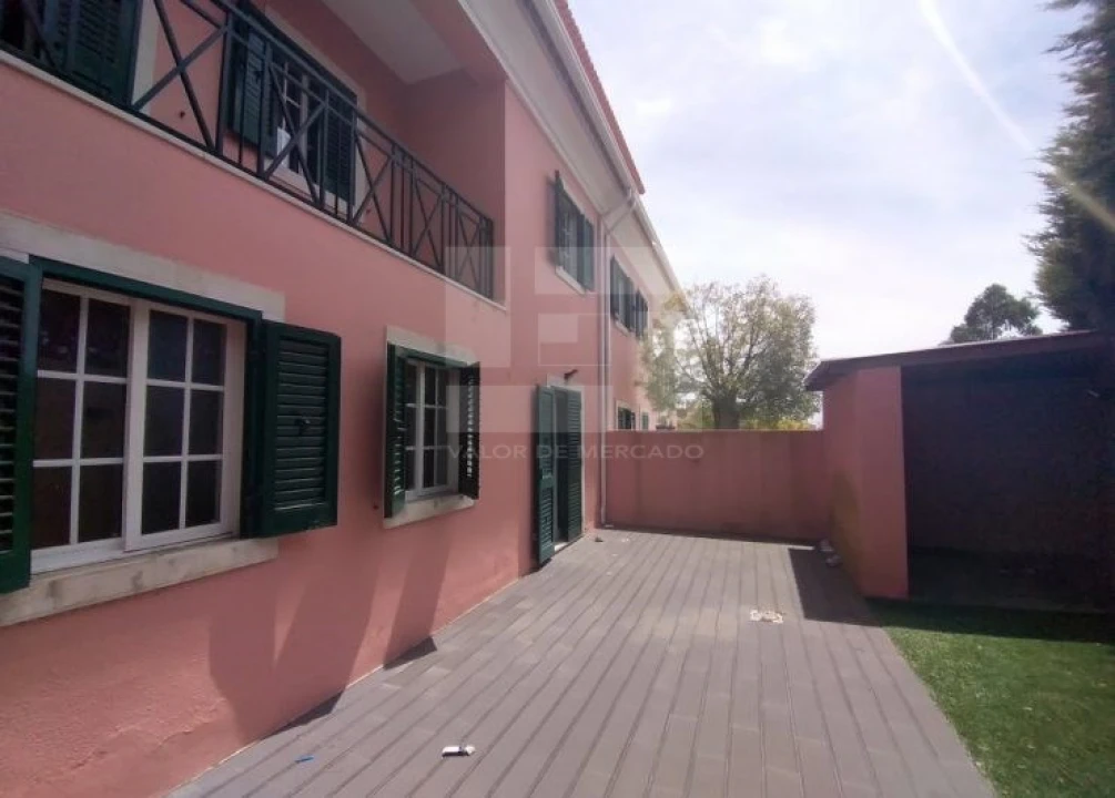 Moradia T5 para Venda em Rio de Mouro Foto 4