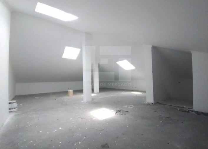 Moradia T5 para Venda em Rio de Mouro Foto 26