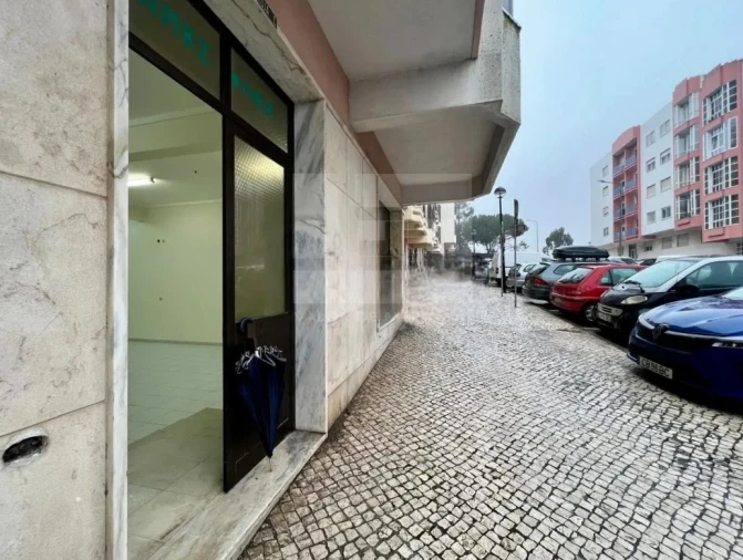 Loja para Venda em Cacém e São Marcos Foto 2