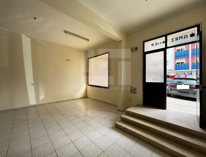 Loja para Venda em Cacém e São Marcos Foto 1