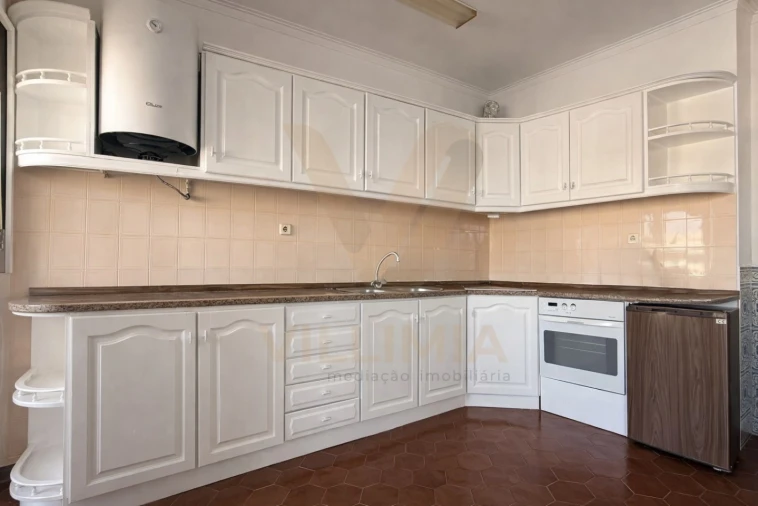 Apartamento T1 para Venda em Chafe Foto 8