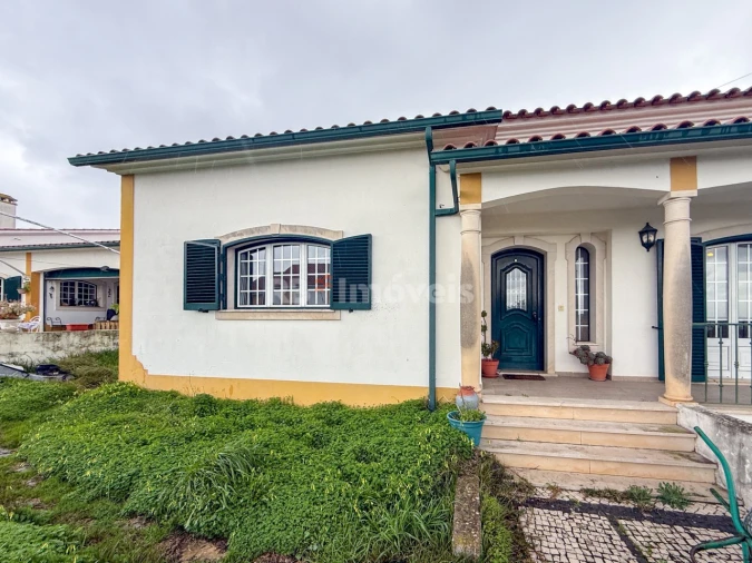 Moradia T3 para Venda em São João Baptista e Santa Maria dos Olivais Foto 1