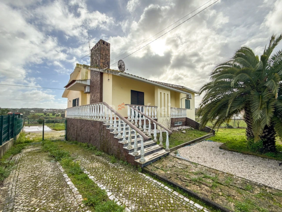 Moradia T3 para Venda em São Pedro de Tomar Foto 1