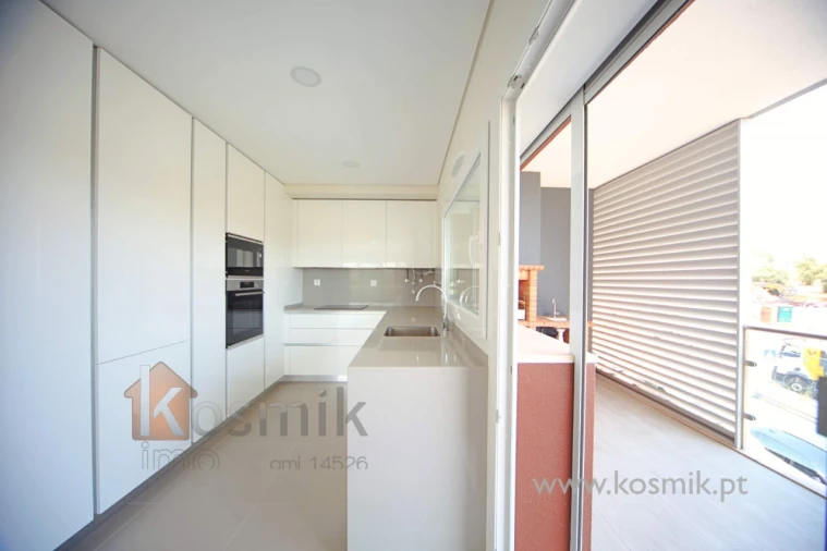 Apartamento T3 para Venda em Póvoa de Santo Adrião e Olival Basto Foto 4