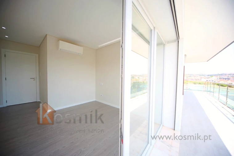 Apartamento T3 para Venda em Póvoa de Santo Adrião e Olival Basto Foto 8