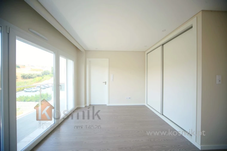 Apartamento T3 para Venda em Póvoa de Santo Adrião e Olival Basto Foto 20