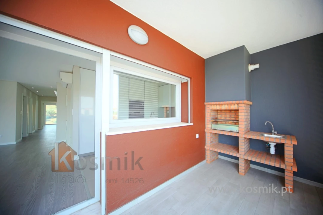 Apartamento T3 para Venda em Póvoa de Santo Adrião e Olival Basto Foto 4