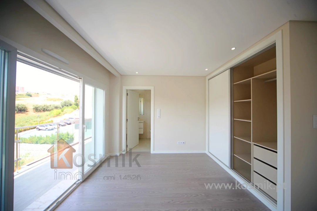 Apartamento T3 para Venda em Póvoa de Santo Adrião e Olival Basto Foto 29