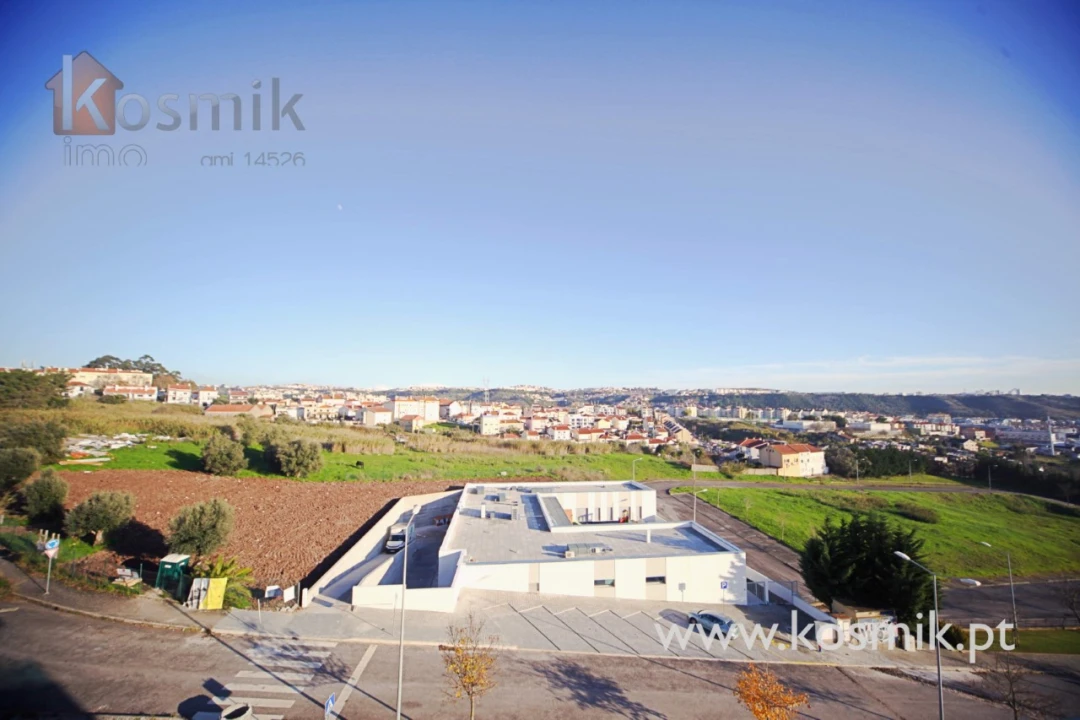 Apartamento T2 para Venda em Póvoa de Santo Adrião e Olival Basto Foto 3