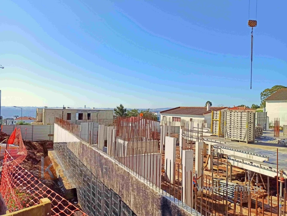 Apartamento T2 para Venda em Santo António dos Cavaleiros e Frielas Foto 35