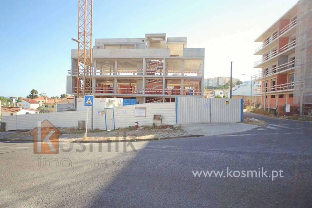 Apartamento T2 para Venda em Santo António dos Cavaleiros e Frielas Foto 40