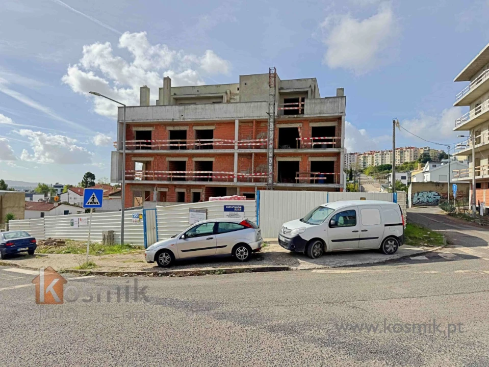 Apartamento T2 para Venda em Santo António dos Cavaleiros e Frielas Foto 75