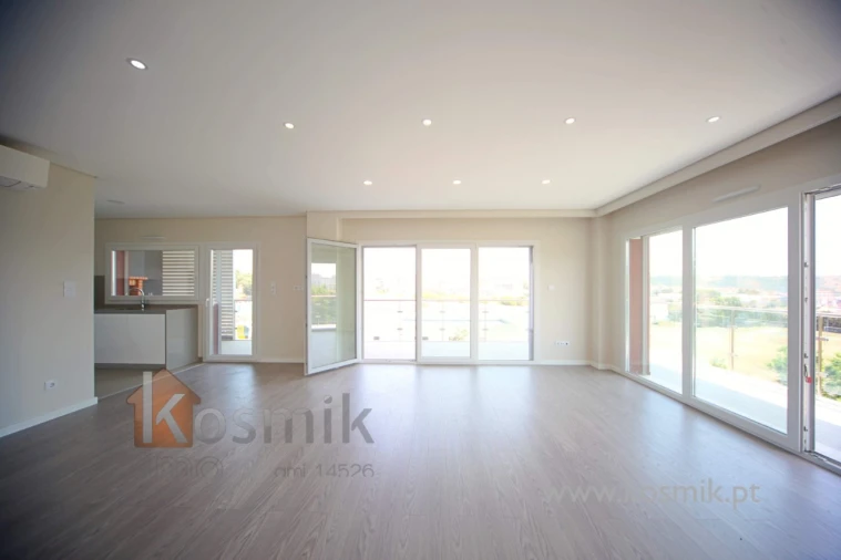 Apartamento T2 para Venda em Santo António dos Cavaleiros e Frielas Foto 18