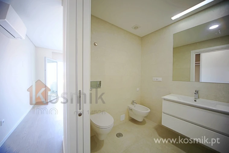 Apartamento T2 para Venda em Santo António dos Cavaleiros e Frielas Foto 57