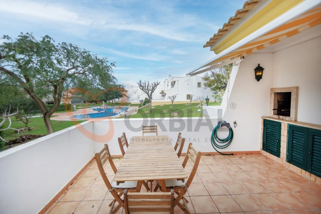 Moradia T2 para Venda em Albufeira e Olhos de Água Foto 4