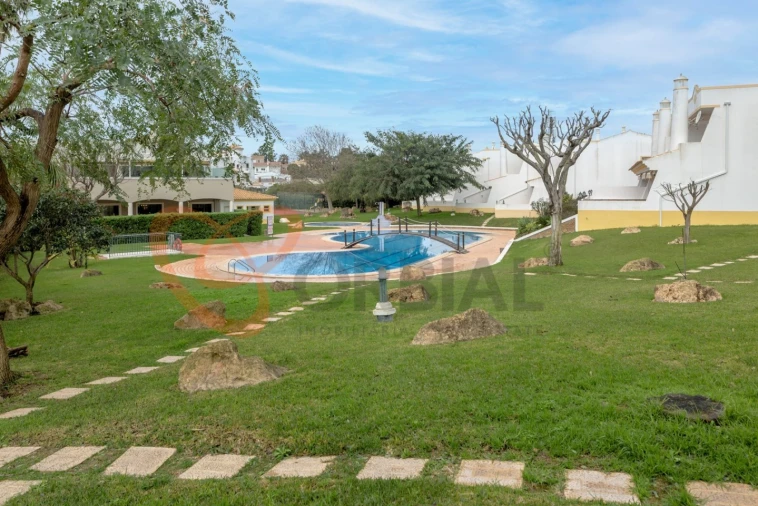 Moradia T2 para Venda em Albufeira e Olhos de Água Foto 12