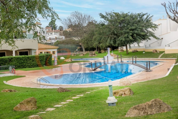 Moradia T2 para Venda em Albufeira e Olhos de Água Foto 3