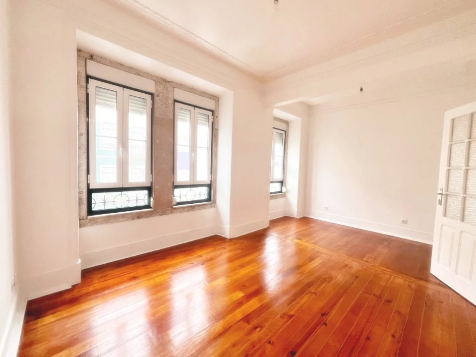 Apartamento T2 para Arrendamento em Campo de Ourique Foto 1