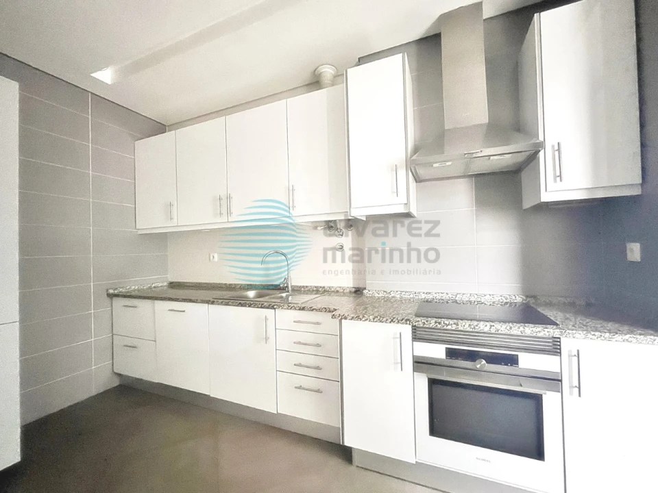 Apartamento T2 para Arrendamento em Campo de Ourique Foto 9