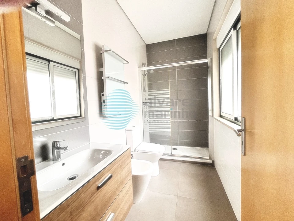 Apartamento T2 para Arrendamento em Campo de Ourique Foto 14