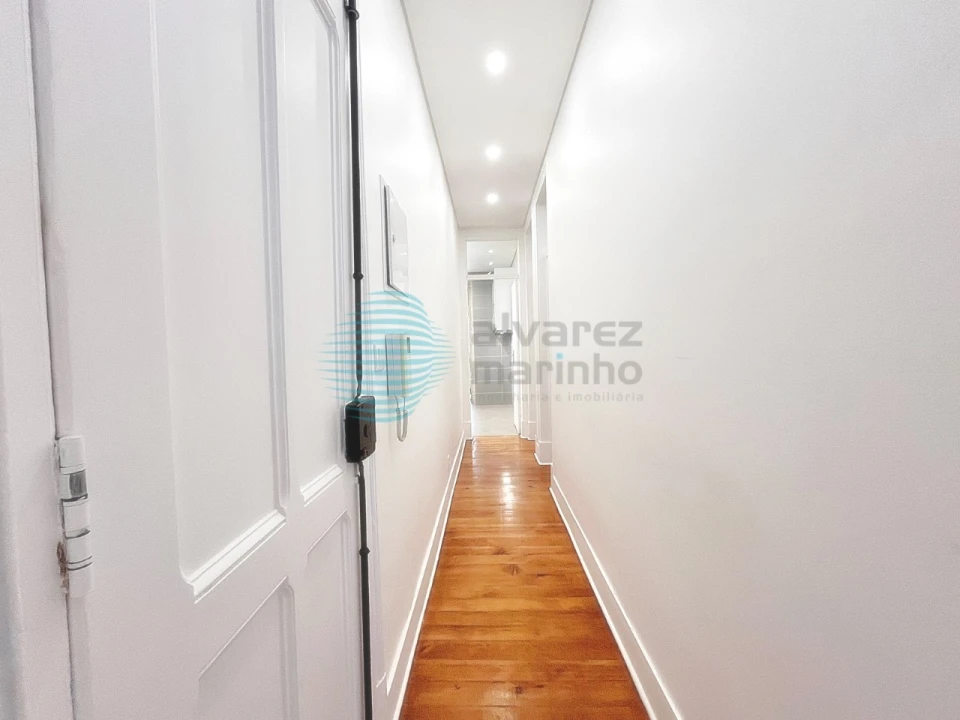 Apartamento T2 para Arrendamento em Campo de Ourique Foto 4