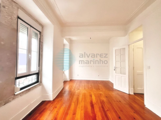 Apartamento T2 para Arrendamento em Campo de Ourique Foto 3