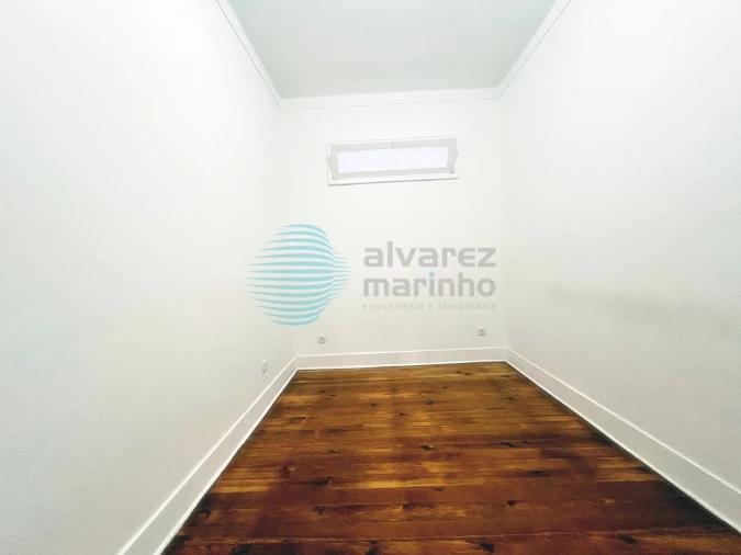 Apartamento T2 para Arrendamento em Campo de Ourique Foto 6