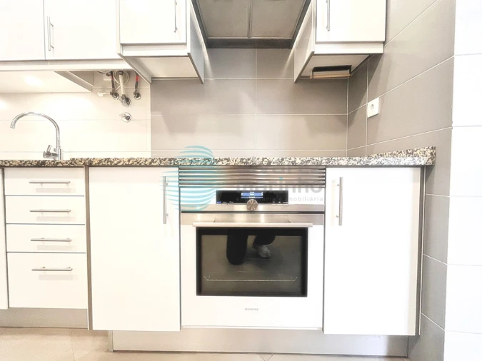 Apartamento T2 para Arrendamento em Campo de Ourique Foto 12