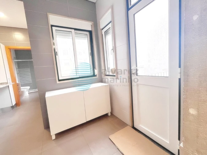 Apartamento T2 para Arrendamento em Campo de Ourique Foto 13