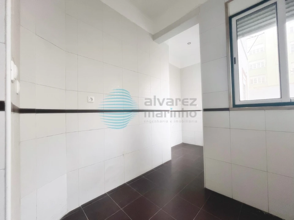 Apartamento T2 para Arrendamento em Campo de Ourique Foto 12