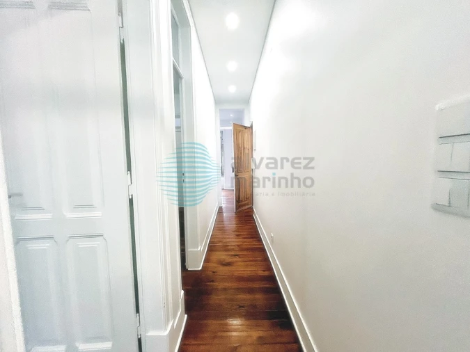 Apartamento T2 para Arrendamento em Campo de Ourique Foto 6