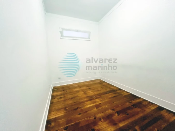 Apartamento T2 para Arrendamento em Campo de Ourique Foto 7