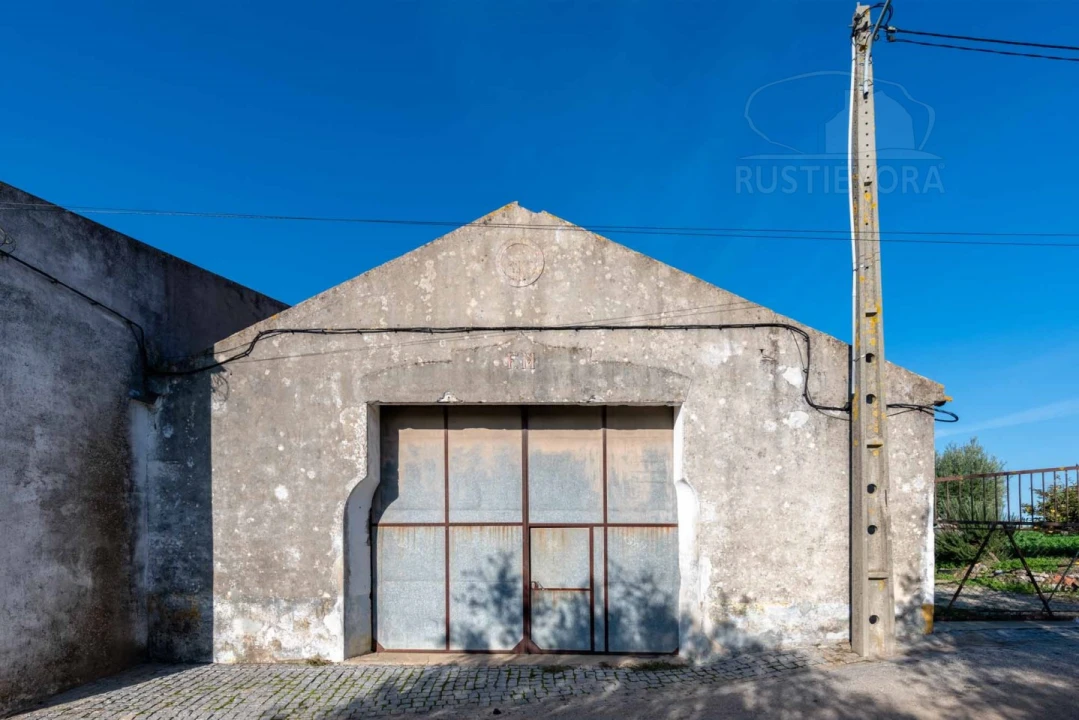 Armazém para Arrendamento em São Manços e São Vicente do Pigeiro Foto 3