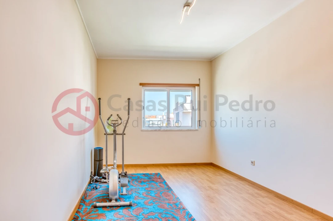 Apartamento T3 para Venda em Corroios Foto 14