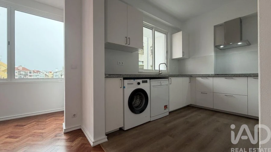 Apartamento T2 para Arrendamento em Arroios Foto 9