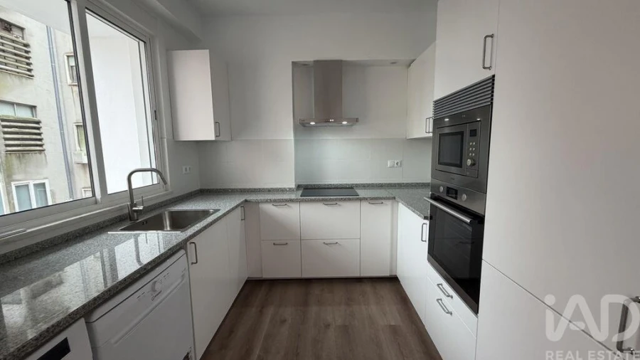 Apartamento T2 para Arrendamento em Arroios Foto 10