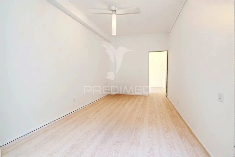 Apartamento T2 para Venda em Faro (Sé e São Pedro) Foto 2