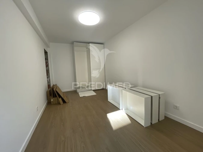 Apartamento T2 para Venda em Faro (Sé e São Pedro) Foto 5
