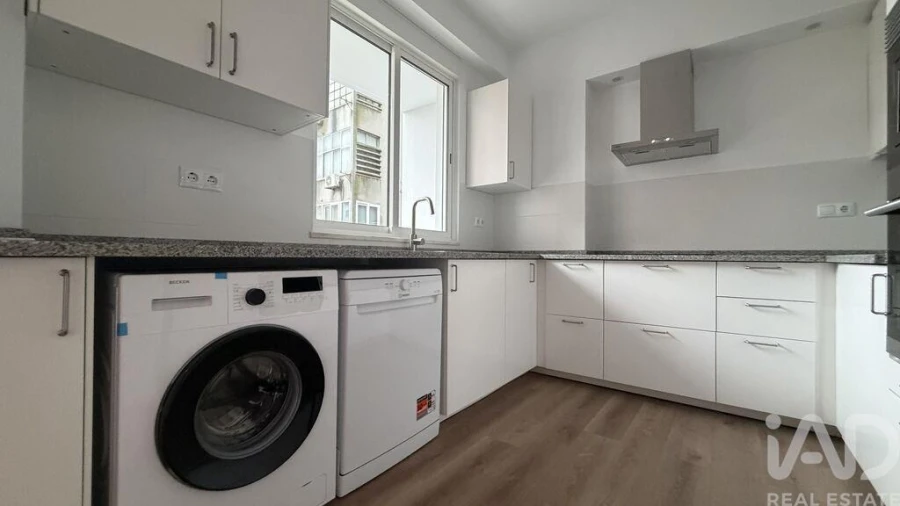 Apartamento T2 para Arrendamento em Arroios Foto 7