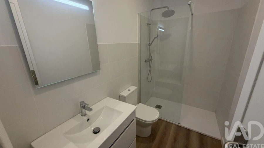 Apartamento T2 para Arrendamento em Arroios Foto 10