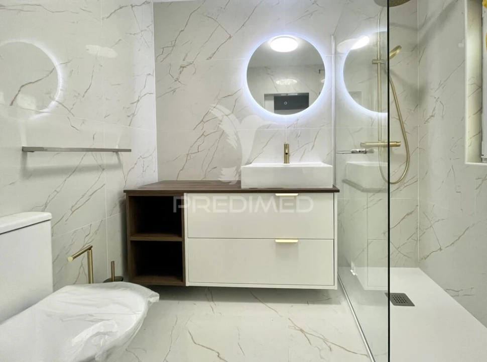 Apartamento T2 para Venda em Quarteira Foto 4