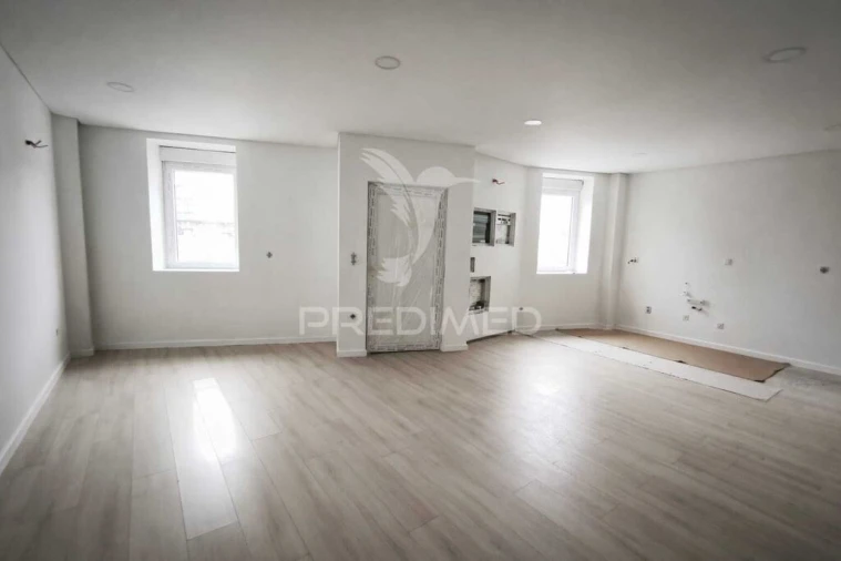 Moradia T2 para Venda em Eixo e Eirol Foto 3