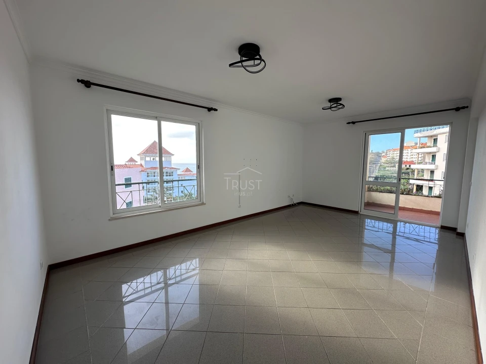 Apartamento T3 para Venda em Caniço Foto 4