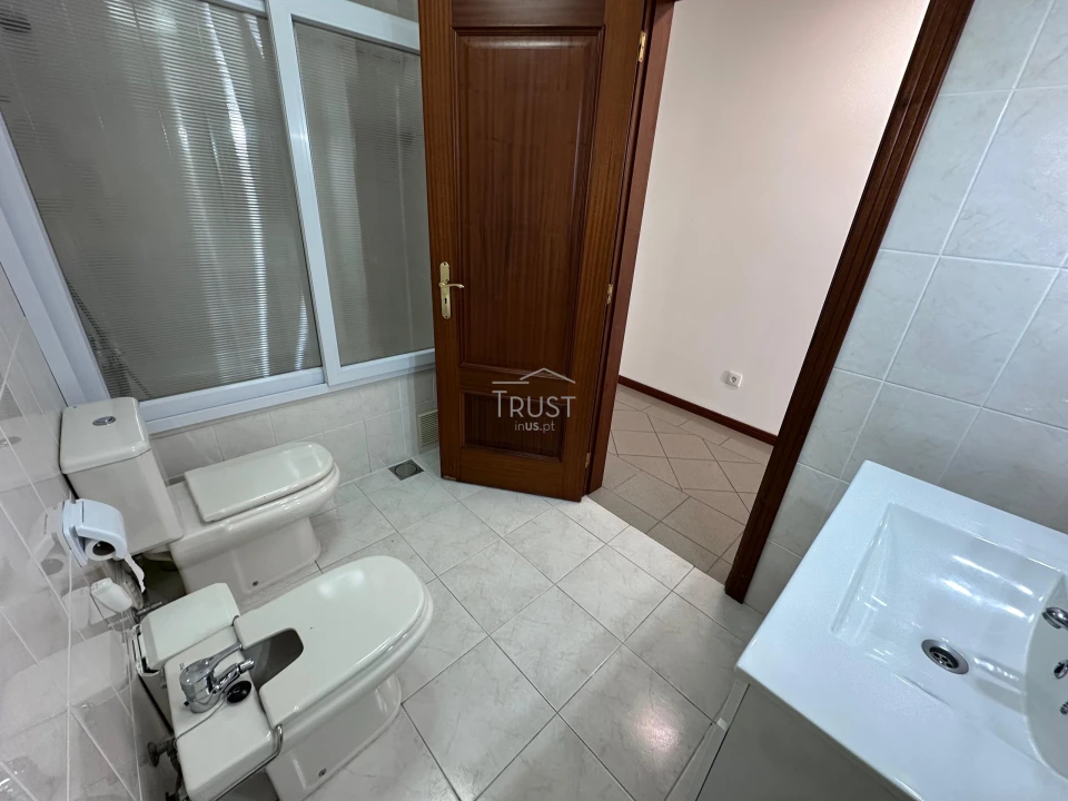 Apartamento T3 para Venda em Caniço Foto 7