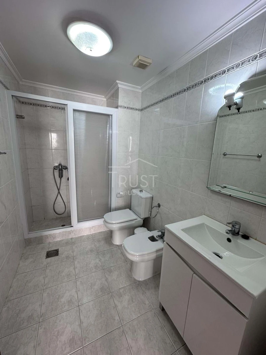 Apartamento T3 para Venda em Caniço Foto 12