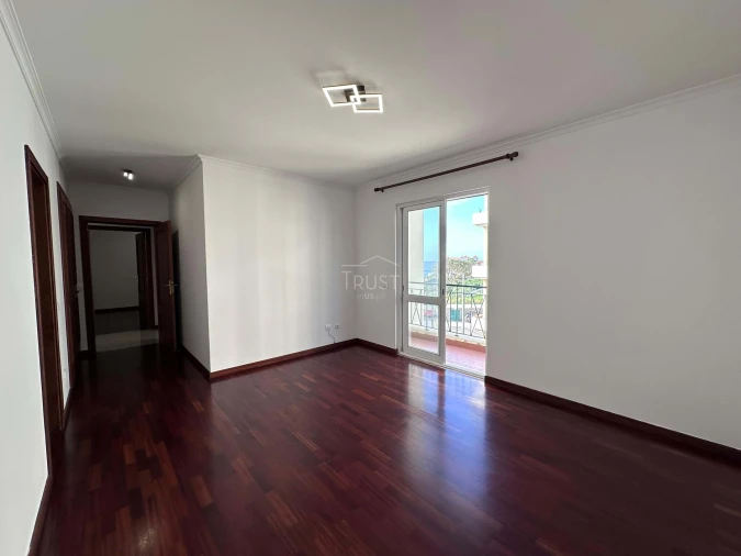 Apartamento T3 para Venda em Caniço Foto 9