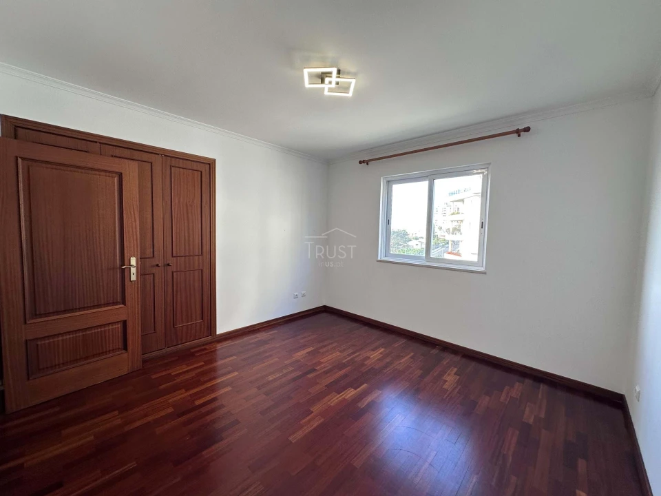Apartamento T3 para Venda em Caniço Foto 6
