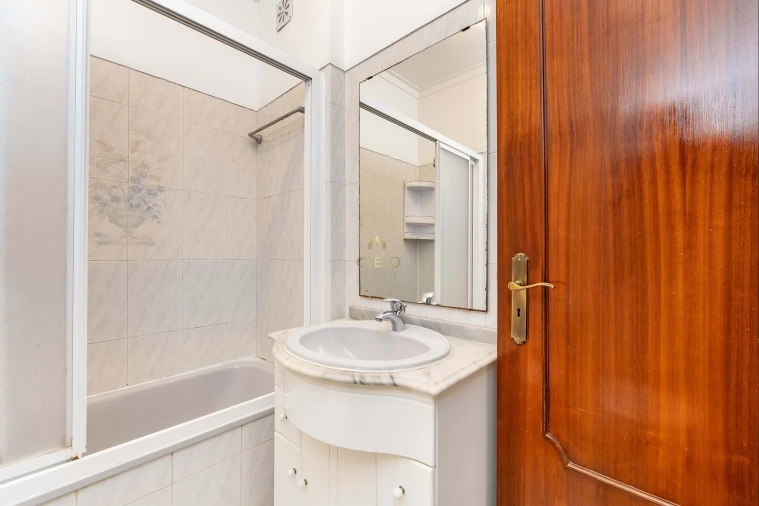 Apartamento T2 para Venda em Santa Iria de Azoia, São João da Talha e Bobadela Foto 3